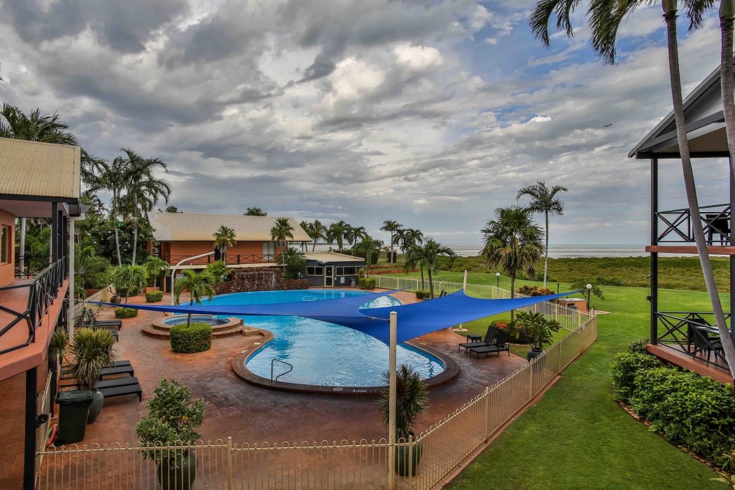 moonlight bay suites