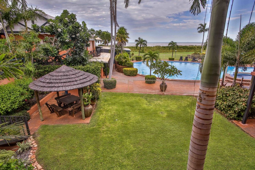 moonlight bay suites