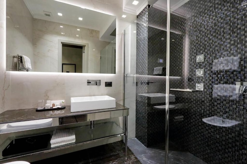 bq house colosseo luxury rooms