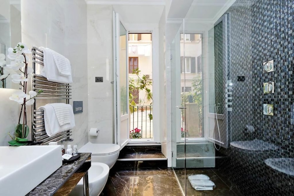 bq house colosseo luxury rooms
