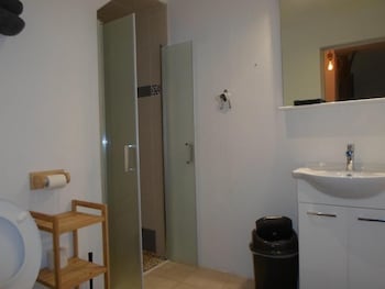 Les Colombes De La Baie Du Mont Saint-Michel,2 Rue De La Mairie,3 star