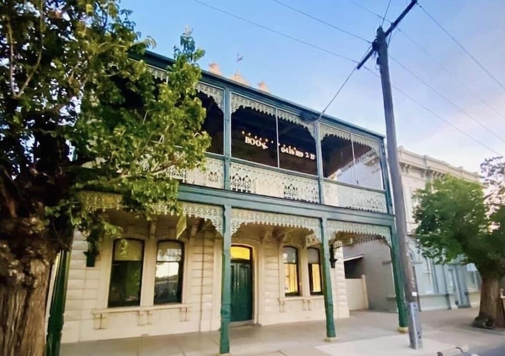 tree house hideouts heygarth house