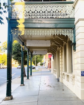 tree house hideouts heygarth house