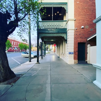 tree house hideouts heygarth house