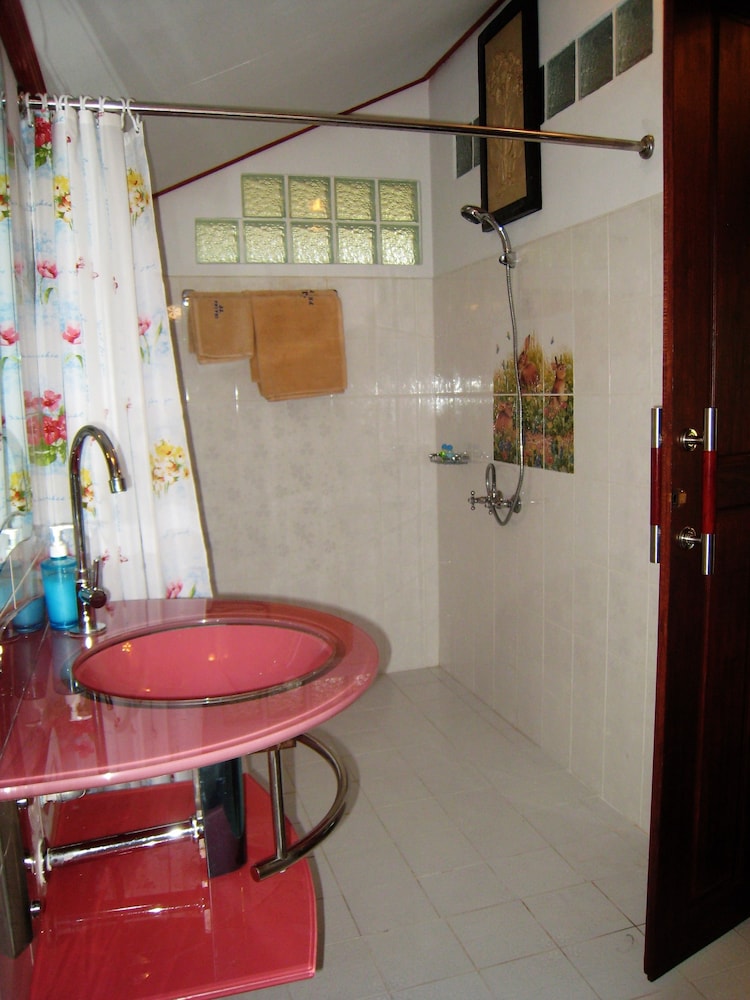 jj bungalow and guest house