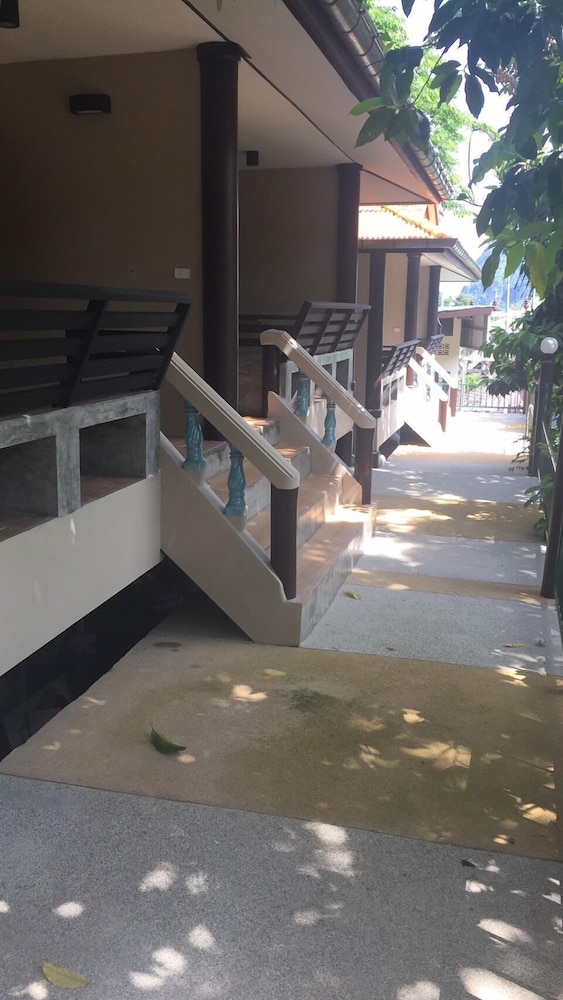 jj bungalow and guest house