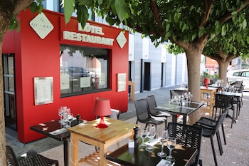 Le Quarre Hotel Bistrot,Gratentour>>Bruguieres,2 star