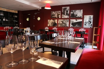 Le Quarre Hotel Bistrot,Gratentour>>Bruguieres,2 star