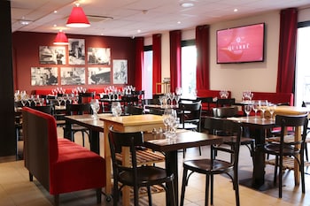 Le Quarre Hotel Bistrot,Gratentour>>Bruguieres,2 star