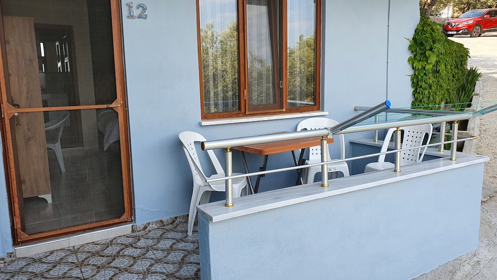 assos nazan motel restoran beach