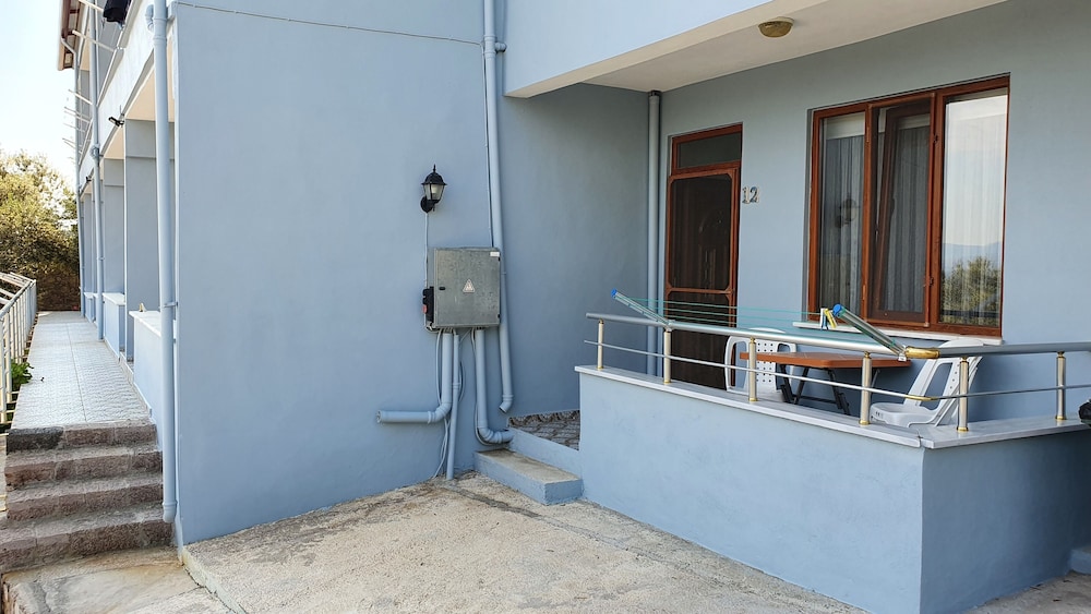 assos nazan motel restoran beach