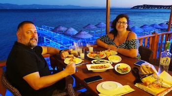 assos nazan motel restoran beach
