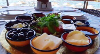 assos nazan motel restoran beach