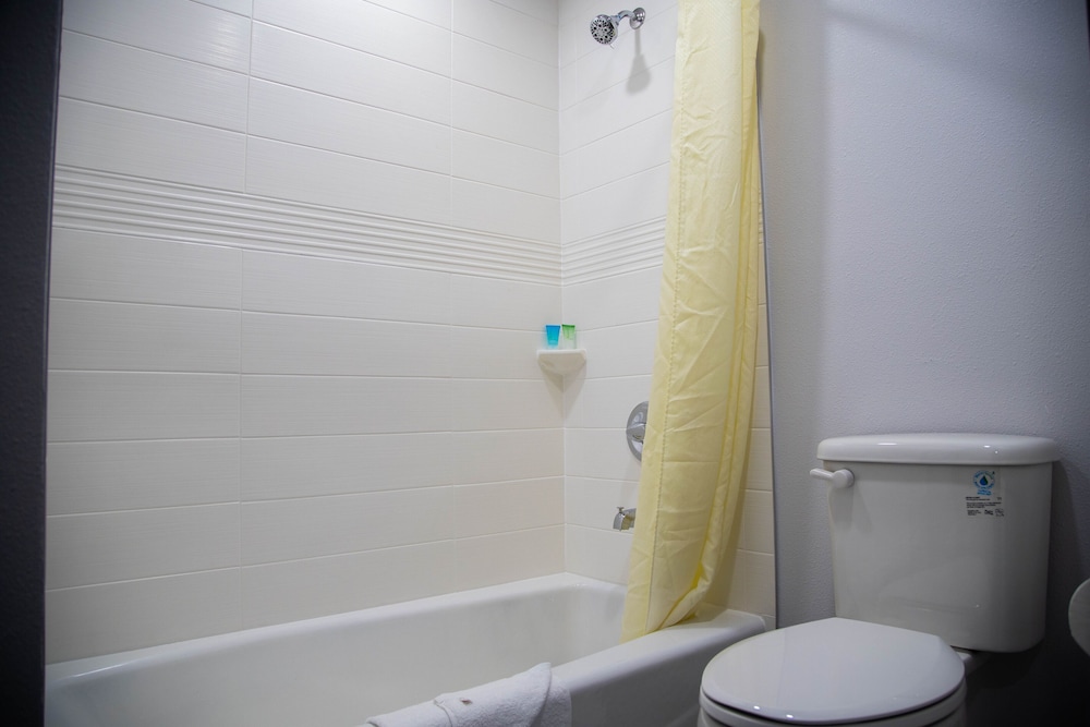 pico rivera inn and suites