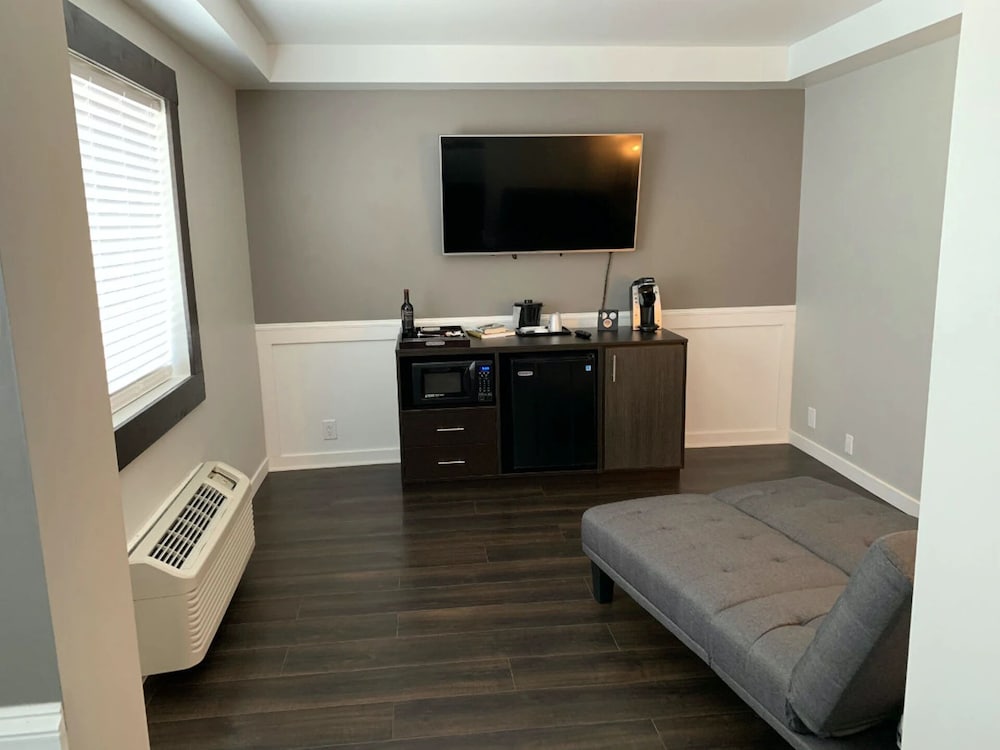 cedar stables inn and suites