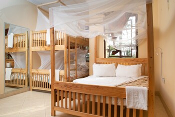 white house of tanzania hostel