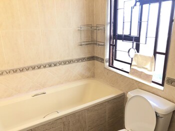 white house of tanzania hostel