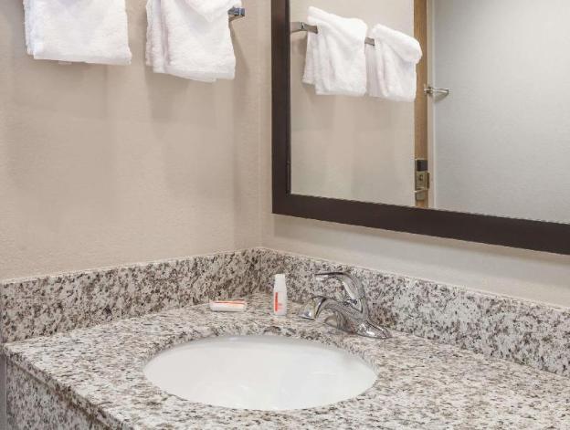 bass pro shops anglers lodge