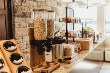 bass pro shops anglers lodge