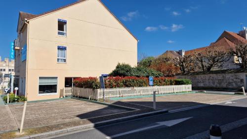 kyriad direct arpajon