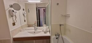 kyriad direct arpajon