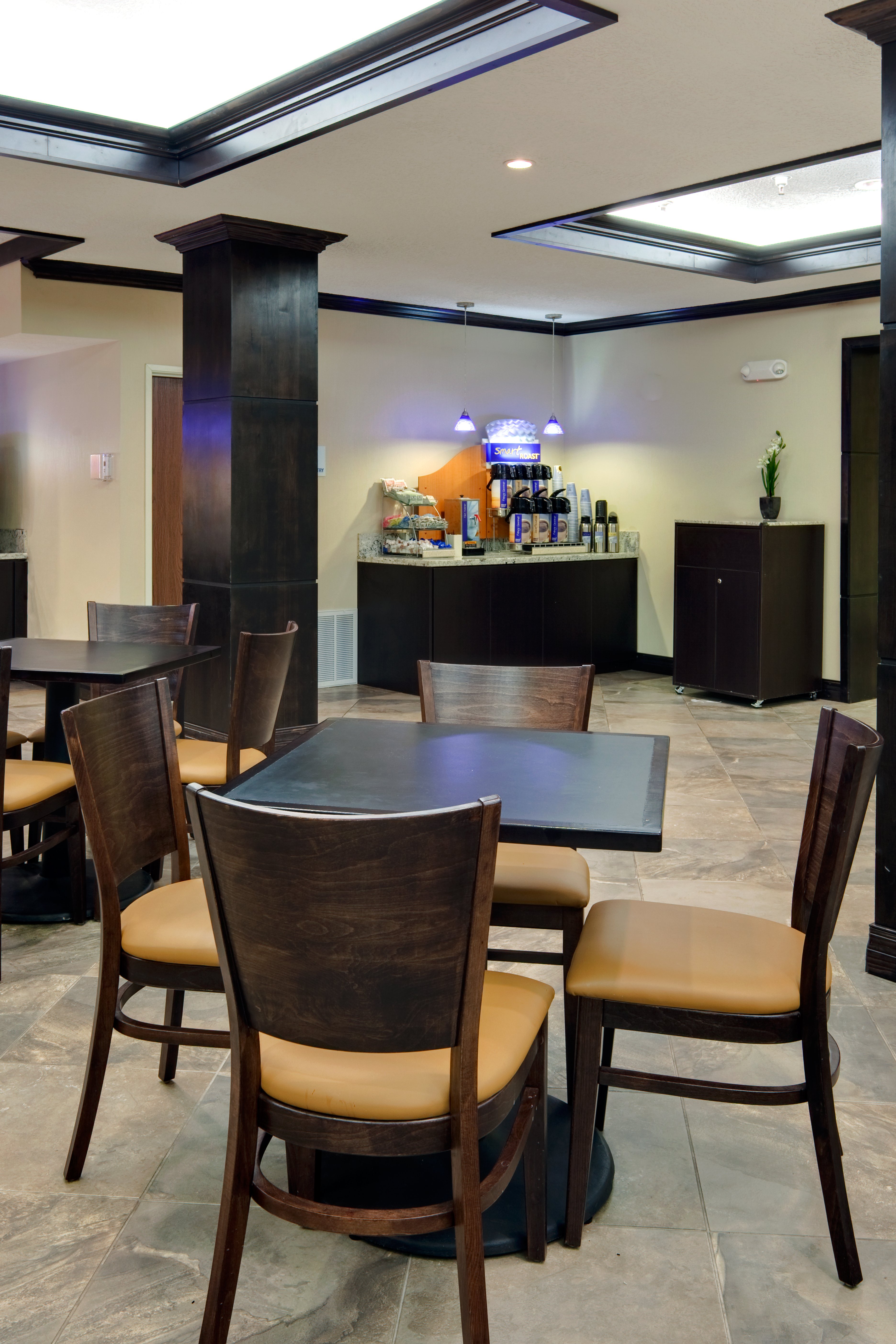 holiday inn express hotel and suites albuquerque airport by ihg