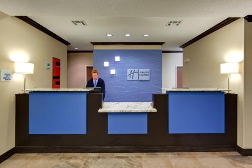 holiday inn express hotel and suites albuquerque airport by ihg
