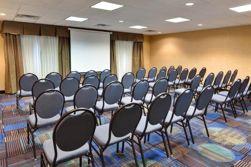 holiday inn express hotel and suites albuquerque airport by ihg