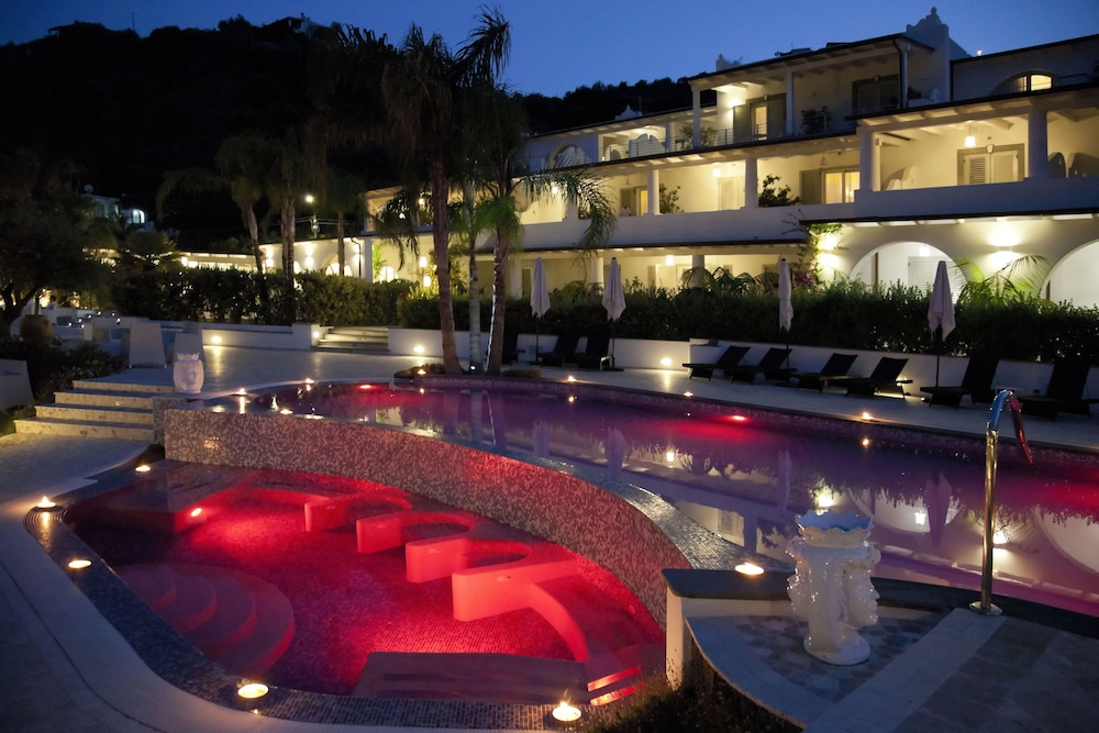 hotel mea aeolian charme