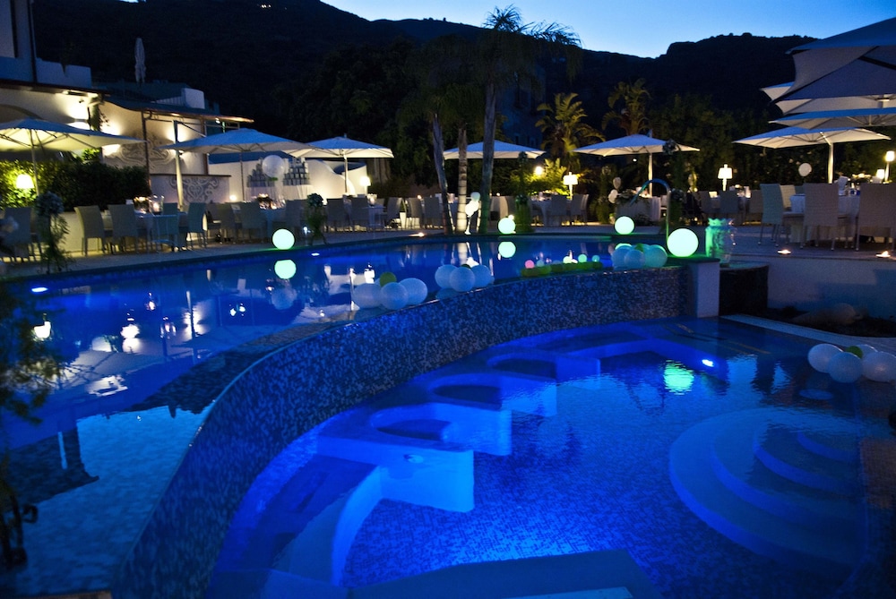 hotel mea aeolian charme