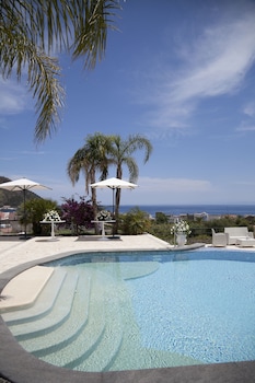 hotel mea aeolian charme