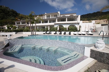 hotel mea aeolian charme