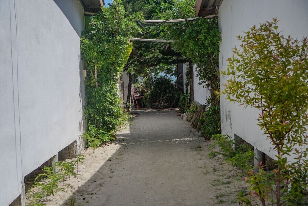 phi phi nice beach resort