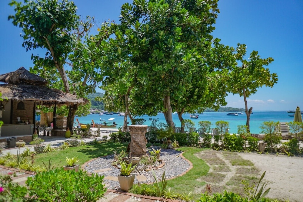 phi phi nice beach resort