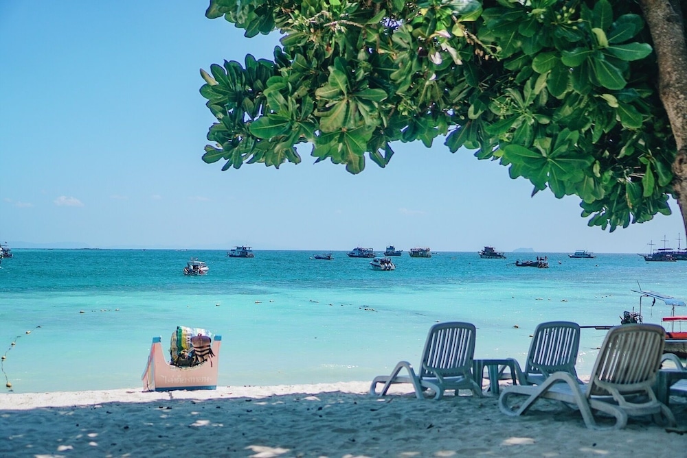 phi phi nice beach resort