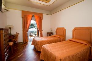 hotel tritone