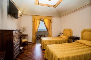 hotel tritone