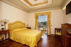 hotel tritone