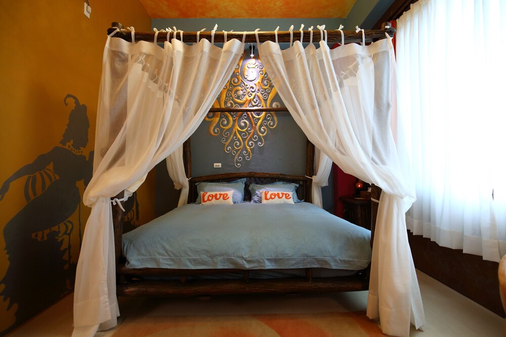 the wonderland bandb