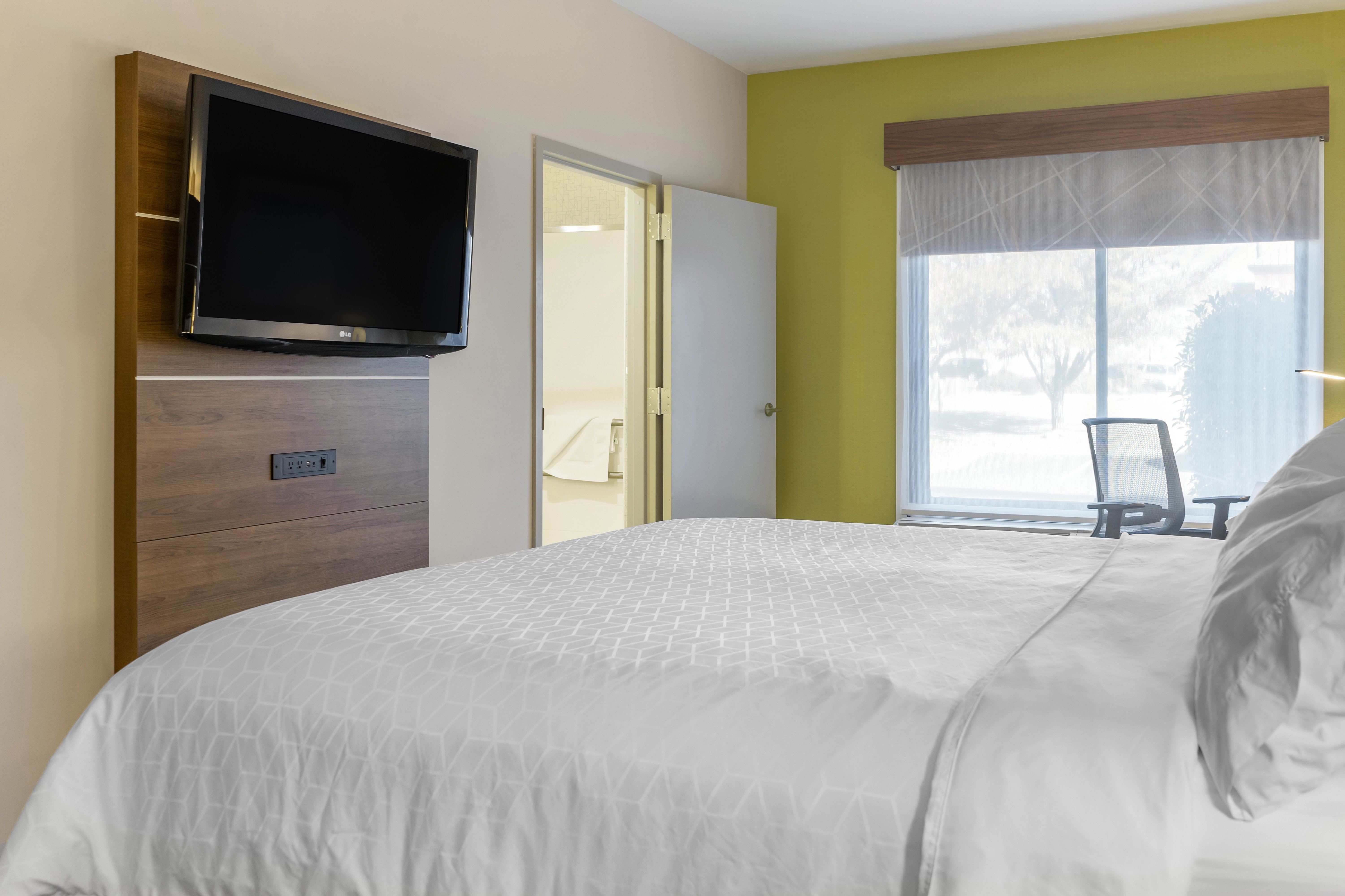 holiday inn express hotel and suites albuquerque midtown by ihg