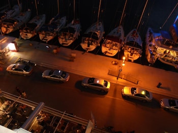 manessi city hotel