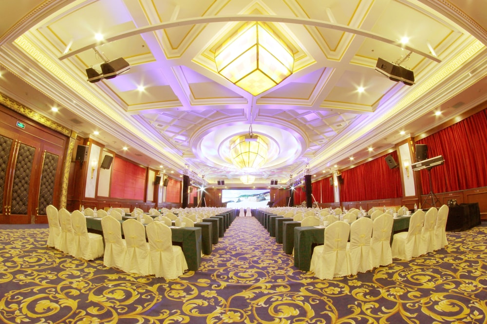 enrichee gloria plaza hotel qingdao