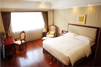 enrichee gloria plaza hotel qingdao