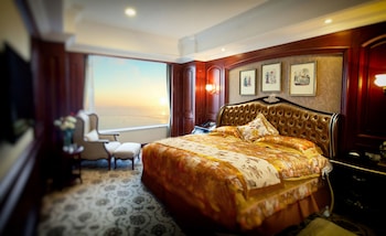 enrichee gloria plaza hotel qingdao