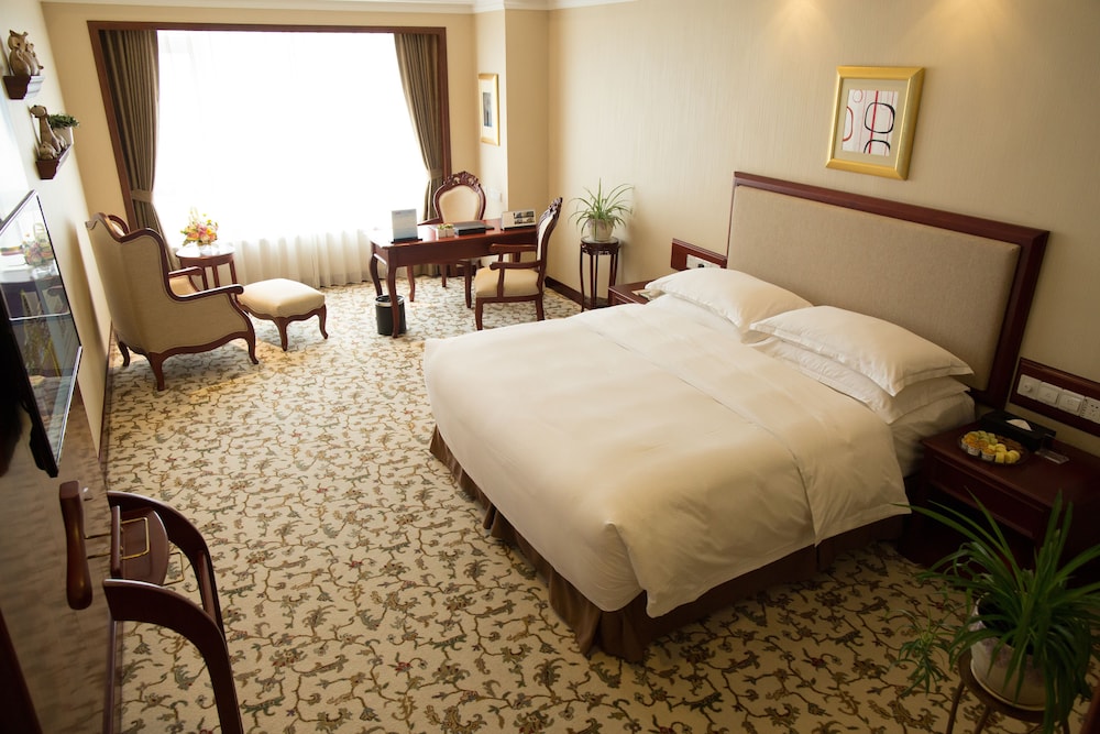 enrichee gloria plaza hotel qingdao