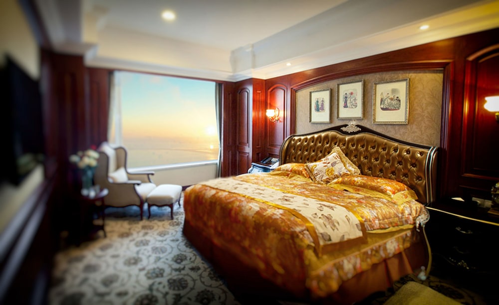 enrichee gloria plaza hotel qingdao