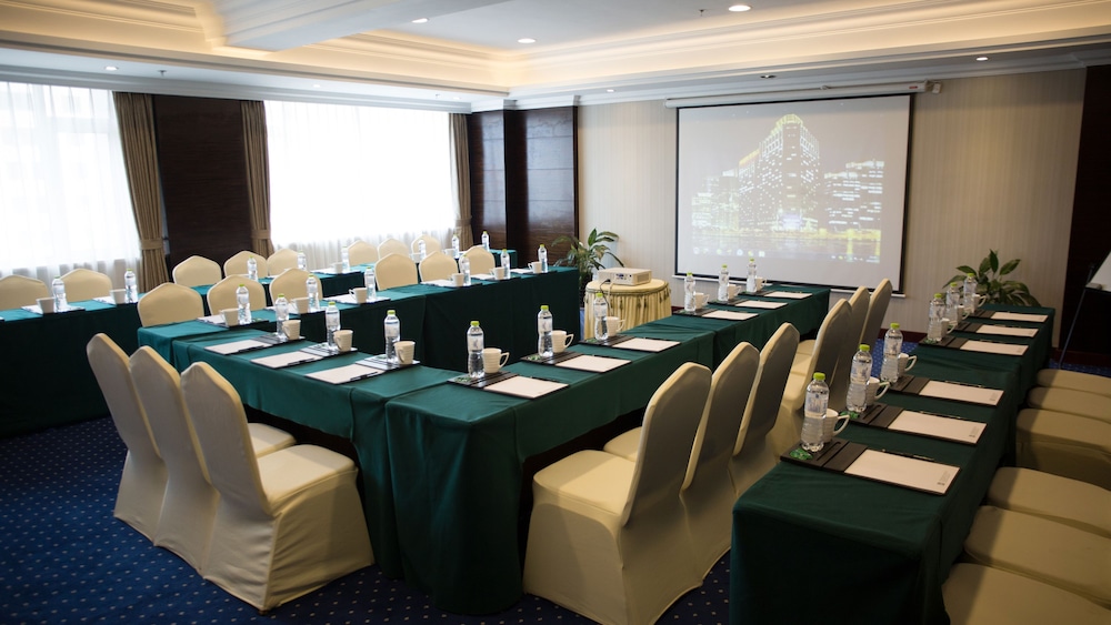 enrichee gloria plaza hotel qingdao