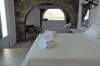 mykonos pantheon
