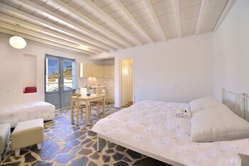mykonos pantheon