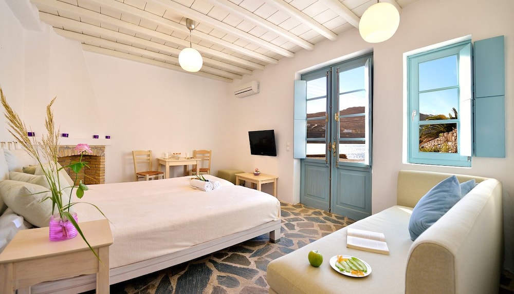 mykonos pantheon